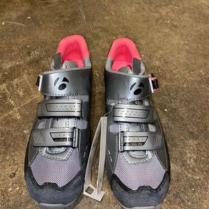 NWT Bontrager Women’s cycling shoe